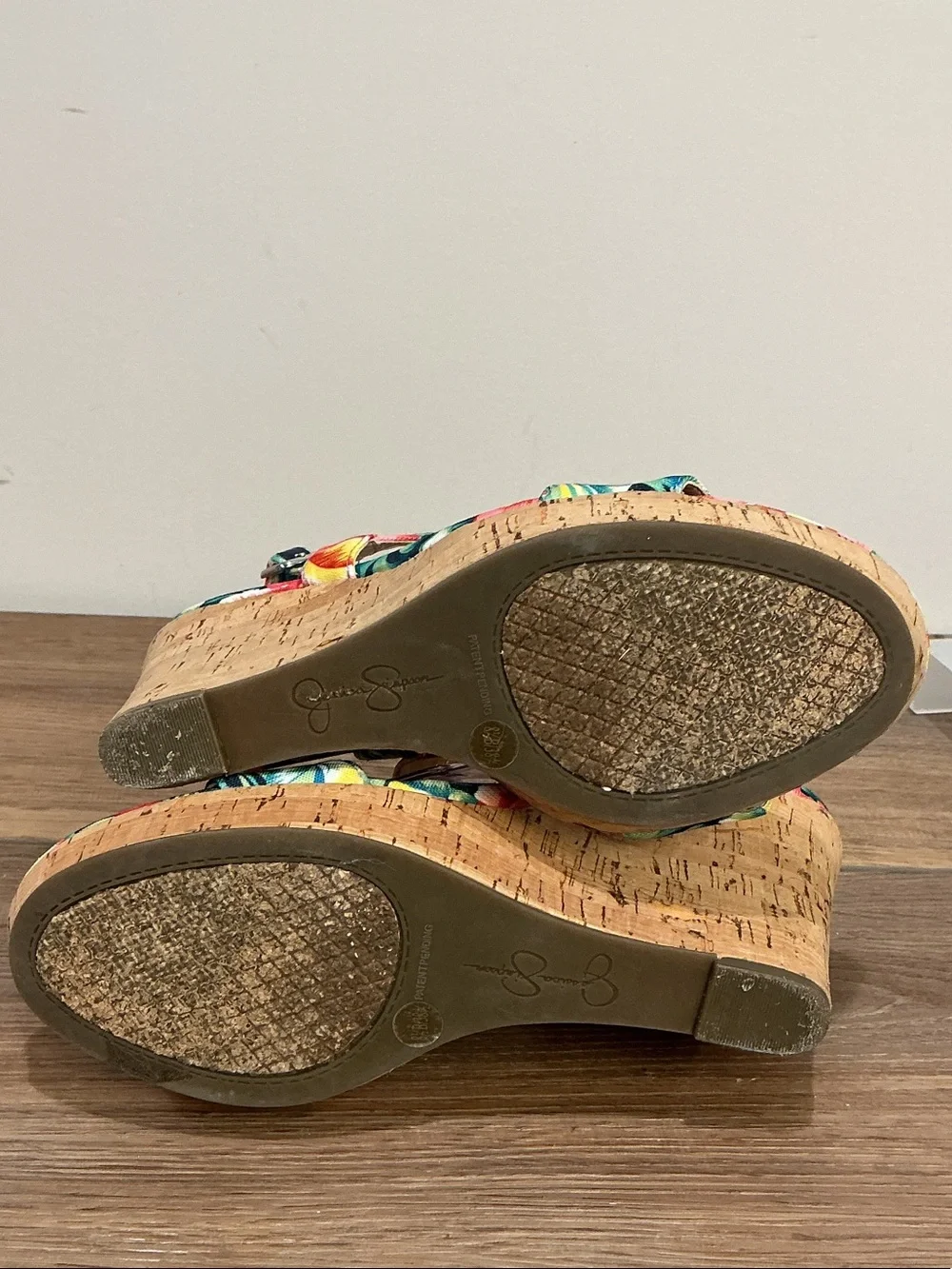 Jessica Simpson Jeisha Hawaiian Floral-Print wedge sandals, size 8.5